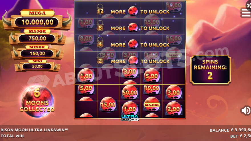 Ultra Link & Win feature with 6 red moon symbols collected.