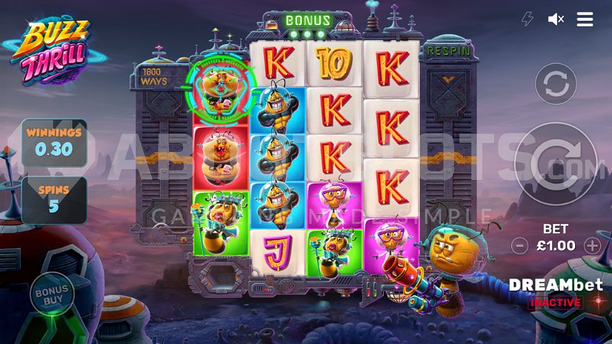 Bee firing at reels during Buzz Thrill free spins.