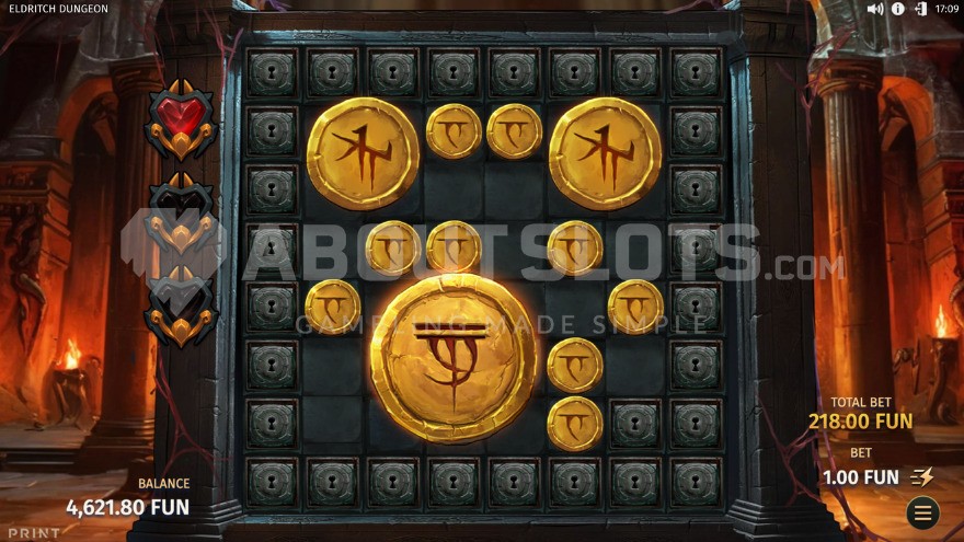 Gold coins of varying sizes during respins.