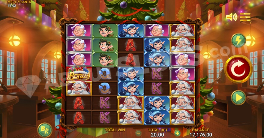 Screenshot of the base game in Mighty Santa slot