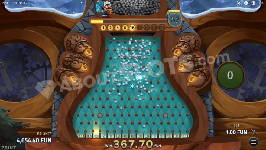 Plinko Bonus game with numerous falling balls.